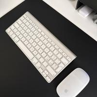 Tastiera Apple Keyboard e Apple Magic Mouse