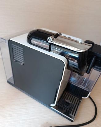 macchina da caffe Nespresso DeLonghi lattissima