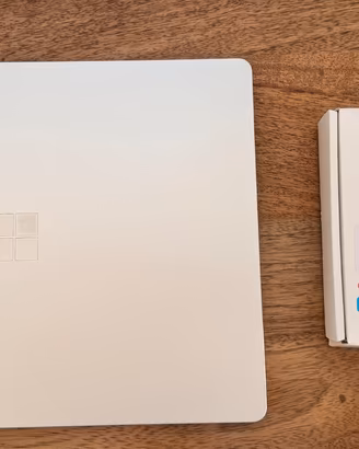 Microsoft Surface Laptop Go 12,4" touch, i5, 8GB