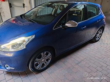 PEUGEOT 208 - 2013 1.4 HDI full optional