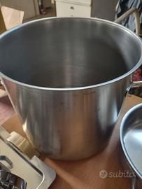 Pentole e bricchi in acciaio più 1 pentola in allu