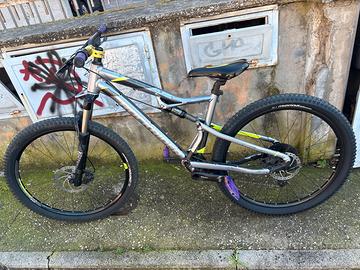 Bicicletta rockrider st 900s