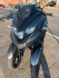 Tricity 300