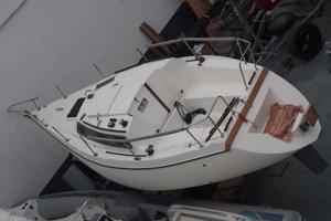 Barca a vela cabinato