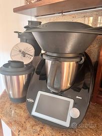 Bimby TM6 Nero - 2 Boccali+Affettatutto €849