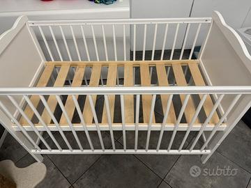 Lettino per bambini con materasso in schiuma