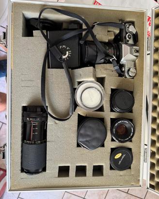 Canon AT1 con 50 mm Canon + 28 mm Canon + Vivitar