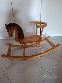 Cavallo a dondolo