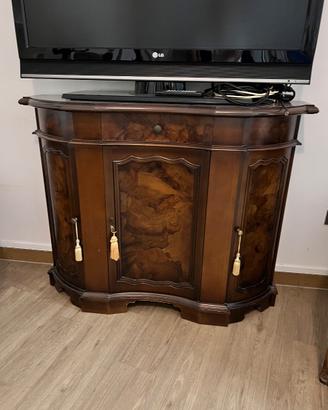 Mobiletto credenza mossa in radica stile classico