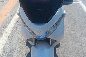 Suzuki Burgman  200 anno 2014