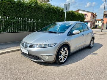 Honda Civic 5p 1.8 i-vtec auto 140cv GPL