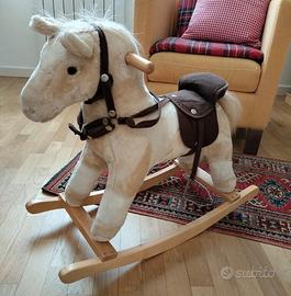 cavallo a dondolo 