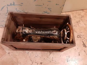 Vecchia macchina da cucire Singer.