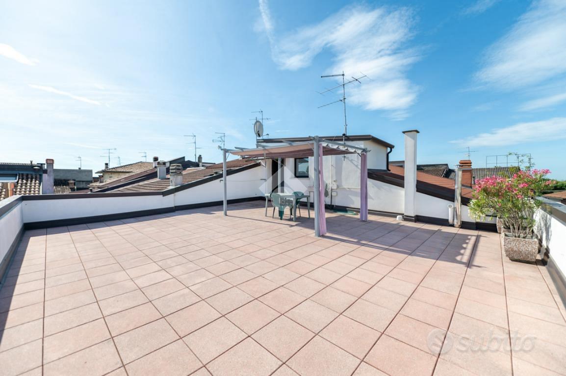 2 LOCALI A VILLAFRANCA DI VERONA - Vista 3
