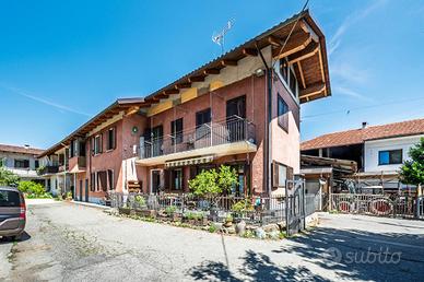 CASA DI CORTE A FIANO