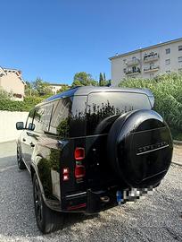 Land Rover Defender 110  3.0 200 cv X-Dynamic SE