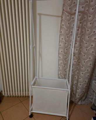 appendiabiti  su ruote con borsa portaoggetti 