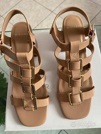 Sandali nuovi con confezione