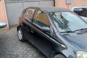 Toyota Yaris 1.3 16V 5 porte Luna 