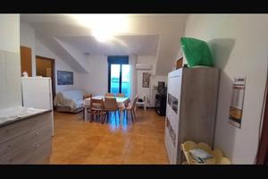 Appartamento mansardato 5piano 70Mq più box 28Mq