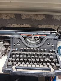Macchina per scrivere Olivetti M40