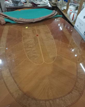 Tavolo ovale in radica non allungabile,misura 130x