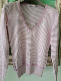 Pullover con scollo a v.