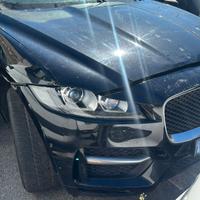 Jaguar F-Pace 2.0 D 180 CV AWD aut. Pure