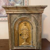 Antico tabernacolo in legno intagliato del XVIII