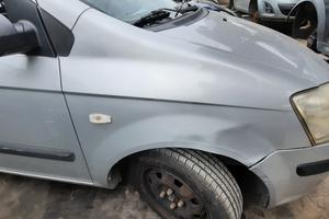 HYUNDAI GETZ 2005 - PARAFANGO DESTRO