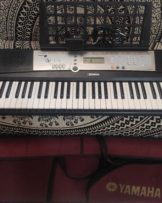 tastiera Yamaha psr e203 con borsa e leggio