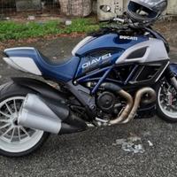 Ducati diavel 1200 stripe blu