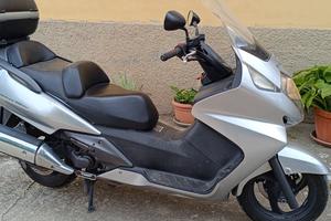 Honda silver Wing 400