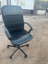 Sedia girevole eco pelle nera