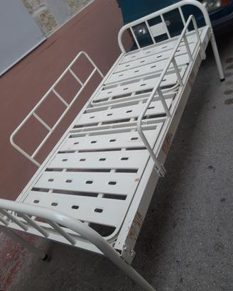 letto ospedaliero