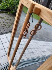 Specchio da camera con struttura in legno
