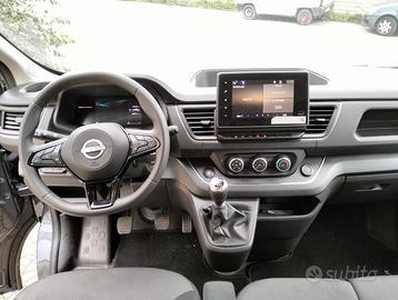 Nissan doppia porta laterale 9 posti