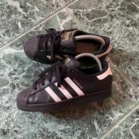 Adidas Superstar nere numero 38