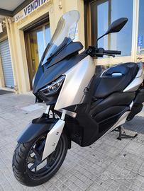 Yamaha X-Max 300