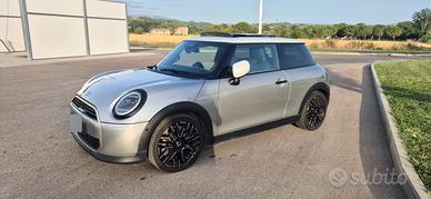 Mini Cooper C Favoured 11-2024 tettuccio apribile