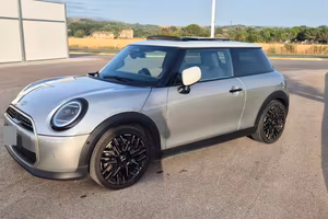 Mini Cooper C Favoured 11-2024 tettuccio apribile