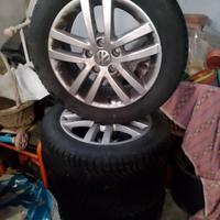 Gomme invernali 205 55 16 con cerchi vw