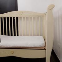 Culla con cassettone  + materasso memoriform 50€