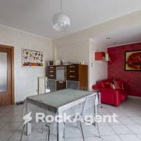 QUADRILOCALE RISTRUTTURATO CON POSTO AUTO IN CORTE