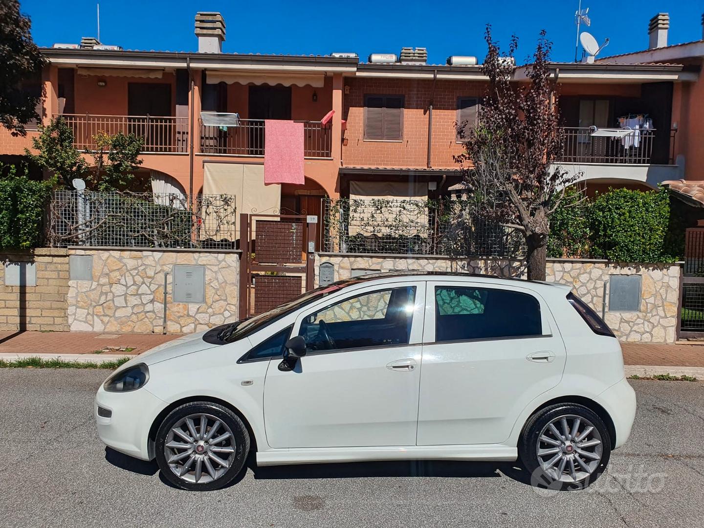 Fiat Punto 2015 photo 4