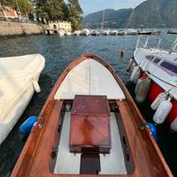 Gozzo di laguna anni '70 - fascino senza tempo