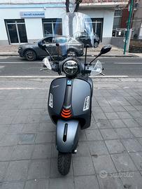 Vespa 300 gts