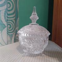 Vaso con coperchio in cristallo 