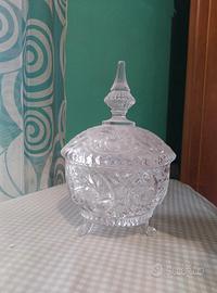 Vaso con coperchio in cristallo 