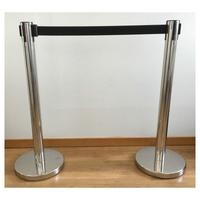 N° 2 colonnine segnapercorso con nastro colorato